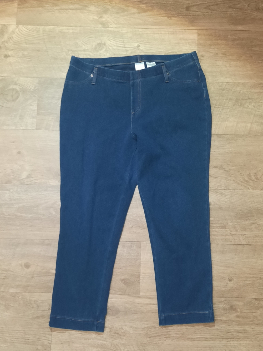 Time and Tru Navy Cropped Jeggings